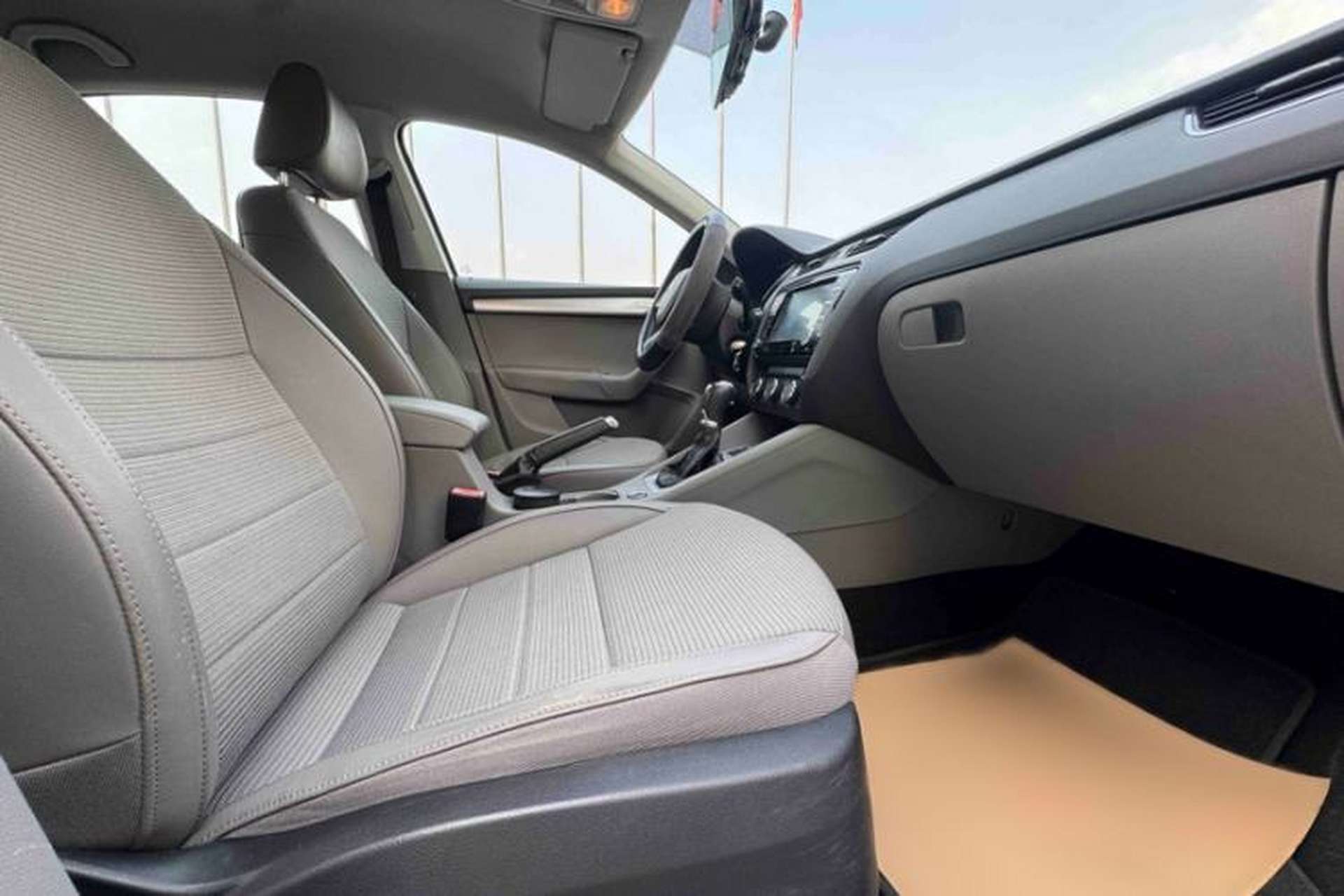 Used Skoda Octavia 2015 1.6L Automatic Yijie Edition Interior 8
