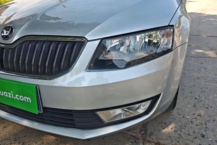 Used Skoda Octavia 2015 1.6L Automatic Yijie Edition Left Front Headlight