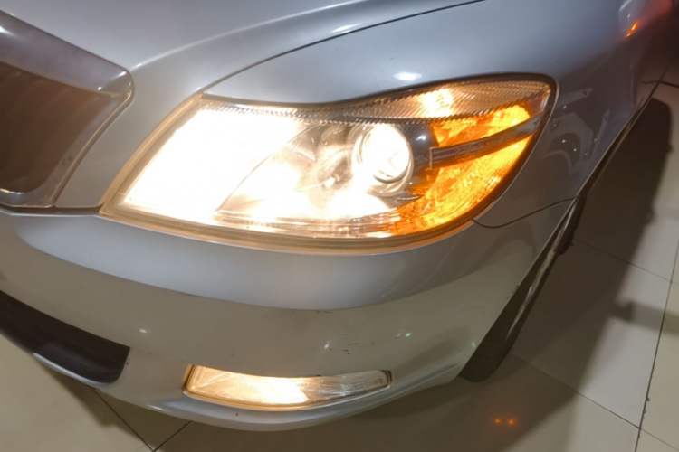Used Skoda Octavia 2015 Classic Model 1.6L Manual Eado Version Left Front Headlight