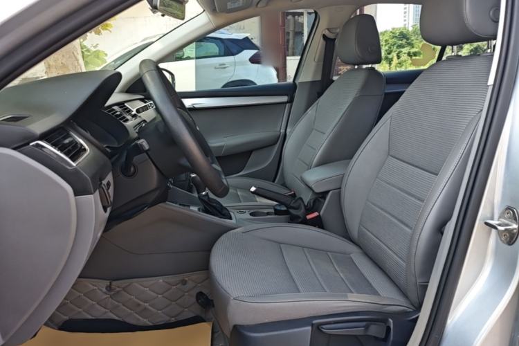 Used Skoda Octavia 2015 1.6L Automatic Yijie Edition Left Front Seat