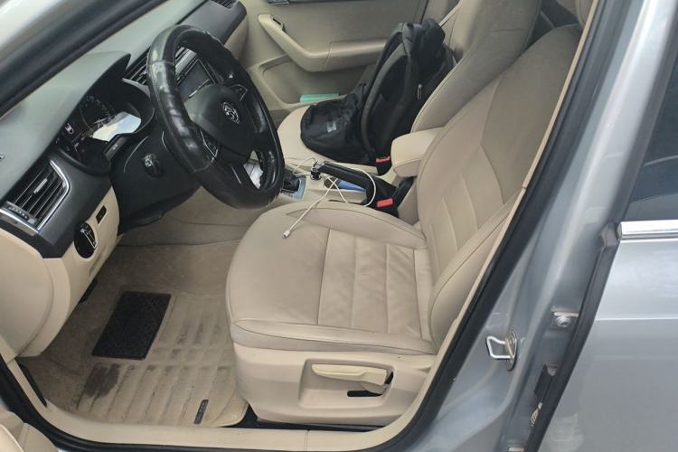 Used Skoda Octavia 2015 1.6L Automatic Yijun Edition Left Front Seat