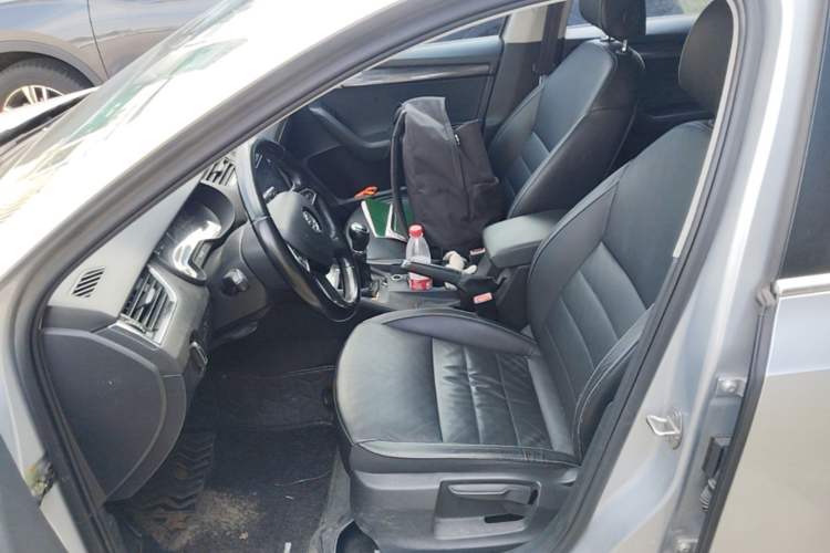 Used Skoda Octavia 2015 1.6L Manual Yijie Edition Left Front Seat