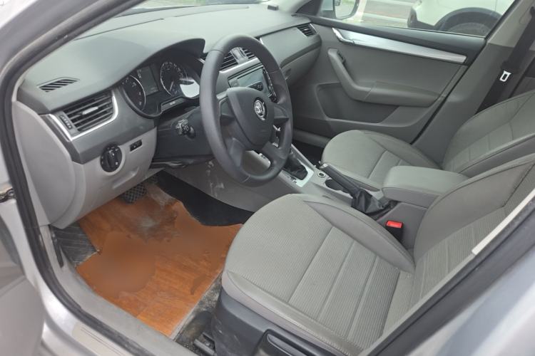 Used Skoda Octavia 2015 1.6L Automatic Yijie Edition Left Front Seat
