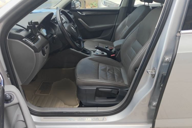 Used Skoda Octavia 2015 1.6L Automatic Yijun Edition Left Front Seat