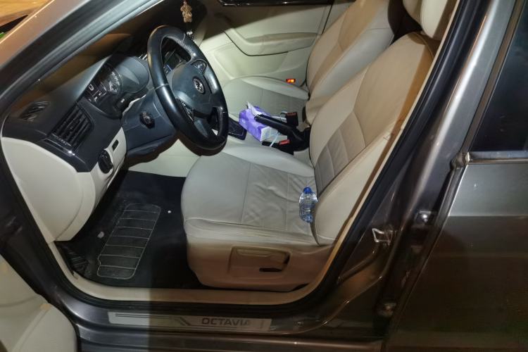 Used Skoda Octavia 2015 1.6L Automatic Yijun Edition Left Front Seat