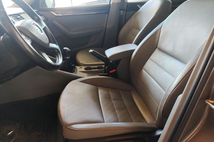 Used Skoda Octavia 2015 1.6L Manual Yijun Edition Left Front Seat