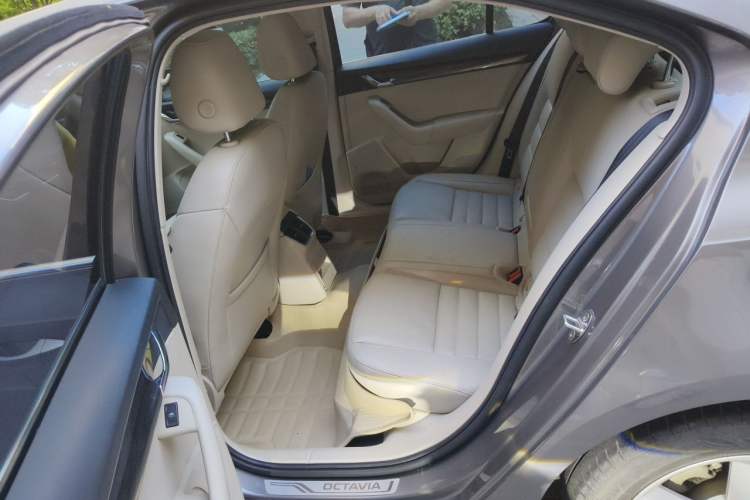 Used Skoda Octavia 2015 1.4TSI DSG Yijun Edition Left Rear Seat