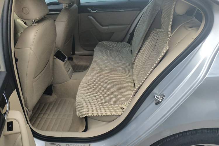 Used Skoda Octavia 2015 1.6L Automatic Yijun Edition Left Rear Seat