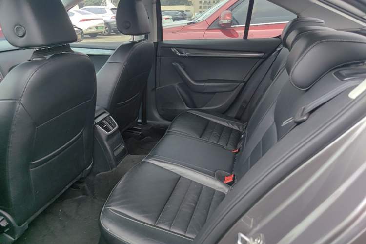 Used Skoda Octavia 2015 1.6L Automatic Yijun Edition Left Rear Seat
