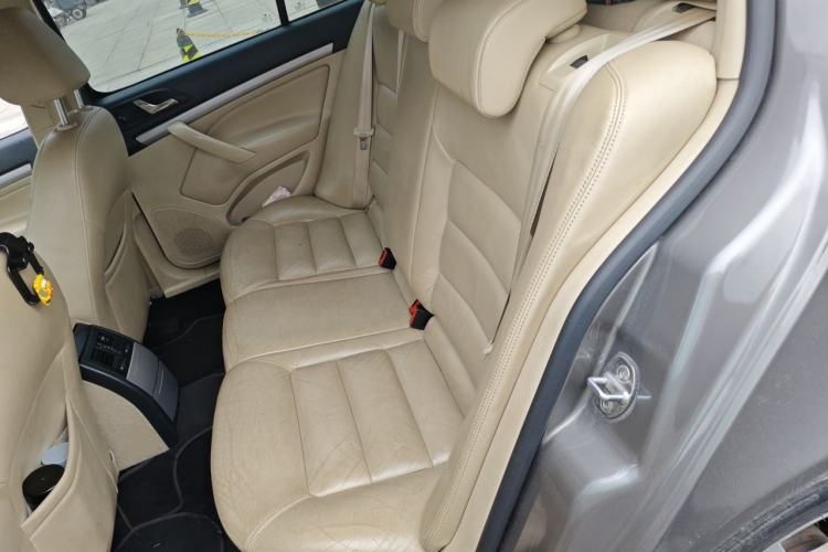 Used Skoda Octavia 2015 Classic Model 1.6L Manual Yijie Edition Left Rear Seat