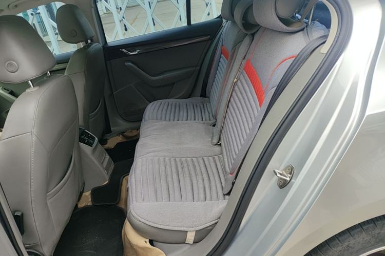 Used Skoda Octavia 2015 1.6L Automatic Yijun Edition Left Rear Seat