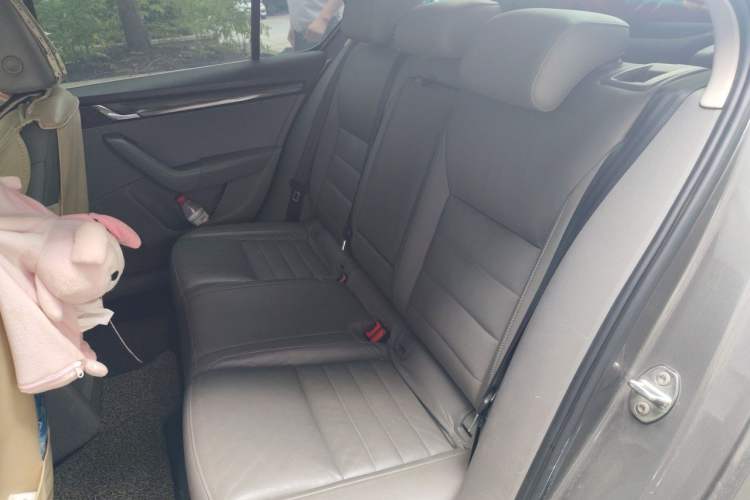 Used Skoda Octavia 2015 1.6L Manual Yijie Edition Left Rear Seat