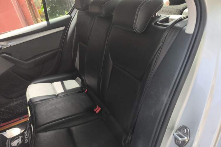 Used Skoda Octavia 2015 1.6L Manual Eado Edition Left Rear Seat