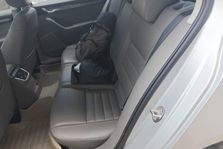 Used Skoda Octavia 2015 1.6L Automatic Yijun Edition Left Rear Seat