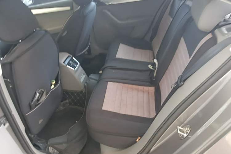 Used Skoda Octavia 2015 1.6L Automatic Yijie Edition Left Rear Seat