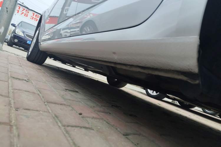 Used Skoda Octavia 2015 1.6L Automatic Yijun Edition Left Side Sill