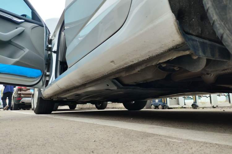 Used Skoda Octavia 2015 1.6L Automatic Yijun Edition Left Side Sill
