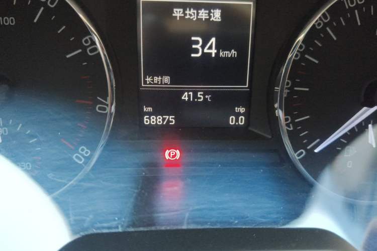 Used Skoda Octavia 2015 1.4TSI DSG Yijun Edition Odometer Close Up