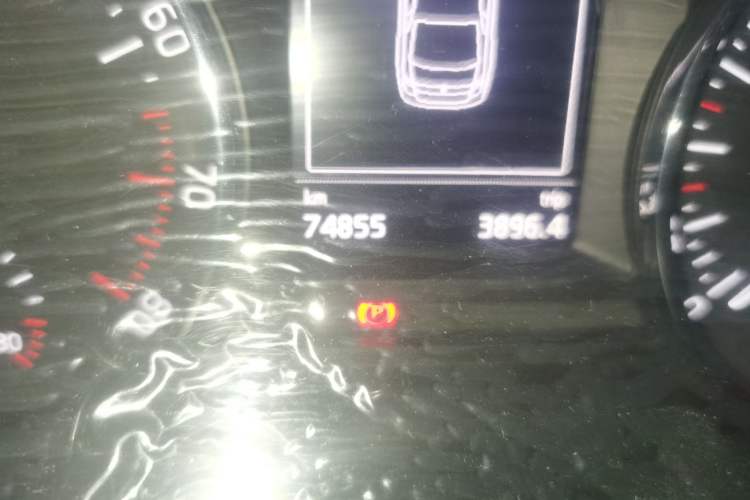 Used Skoda Octavia 2015 1.6L Manual Yijun Edition Odometer Close Up