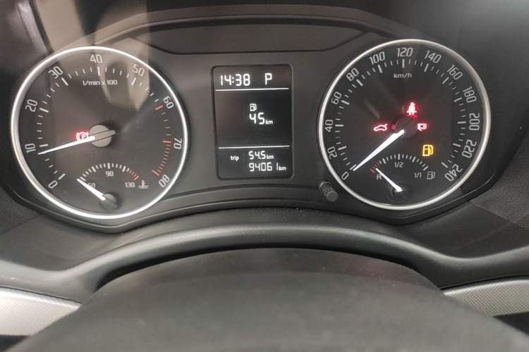 Used Skoda Octavia 2015 Classic Model 1.6L Automatic Yijie Version Odometer Close Up