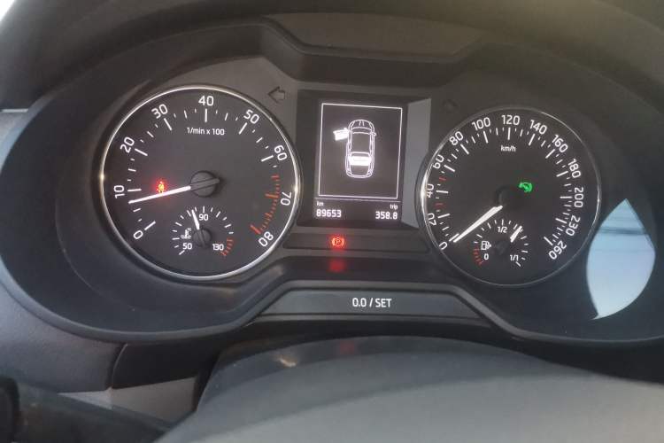 Used Skoda Octavia 2015 1.6L Automatic Yijun Edition Odometer Close Up