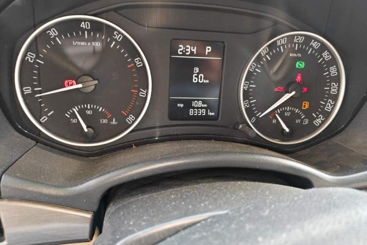 Used Skoda Octavia 2015 Classic Model 1.6L Automatic Yijie Version Odometer Close Up