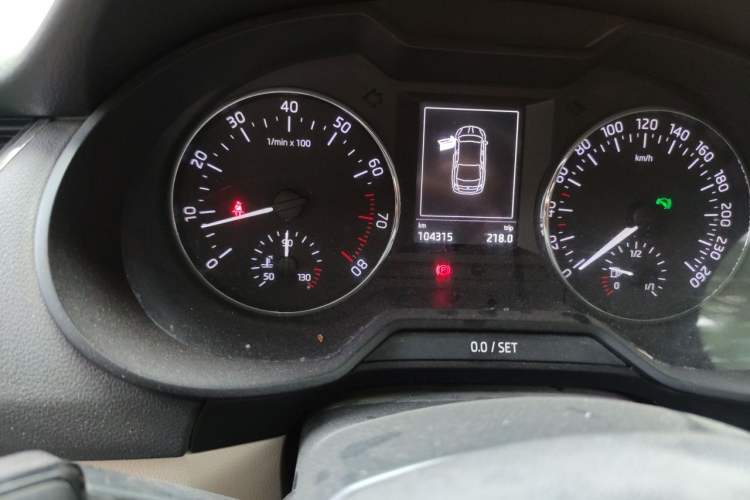 Used Skoda Octavia 2015 1.6L Automatic Yijun Edition Odometer Close Up