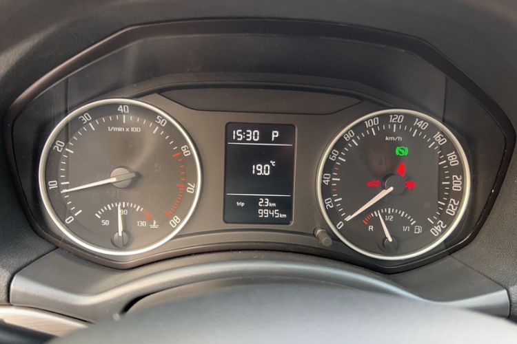 Used Skoda Octavia 2015 Classic Model 1.6L Automatic Yijie Version Odometer Close Up