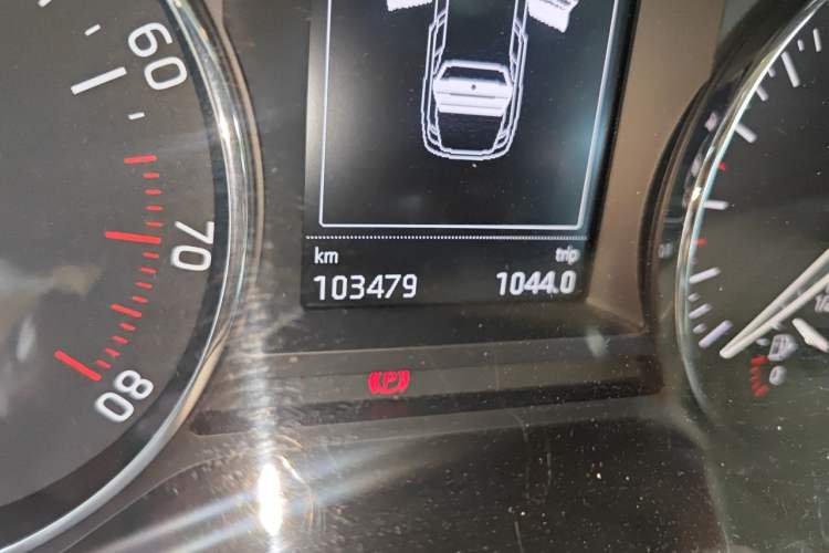 Used Skoda Octavia 2015 1.6L Automatic Yijun Edition Odometer Close Up