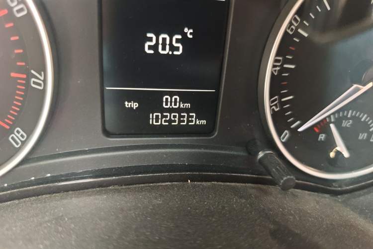Used Skoda Octavia 2015 Classic Model 1.6L Automatic Yijie Version Odometer Close Up