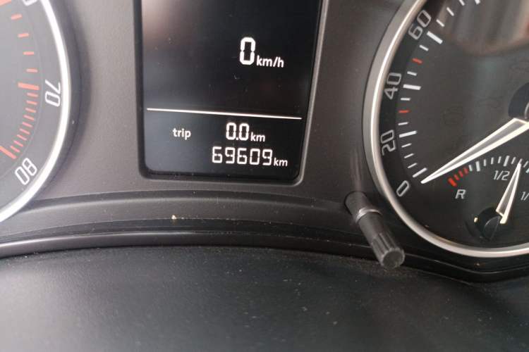 Used Skoda Octavia 2015 Classic Model 1.6L Automatic Yijie Version Odometer Close Up