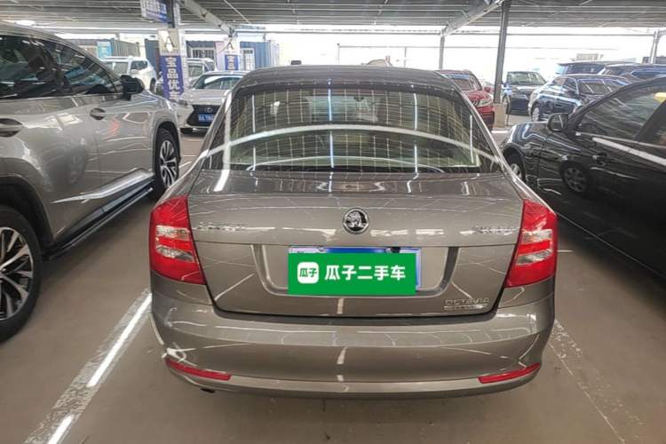 Used Skoda Octavia 2015 Classic Model 1.6L Automatic Yijie Version Rear
