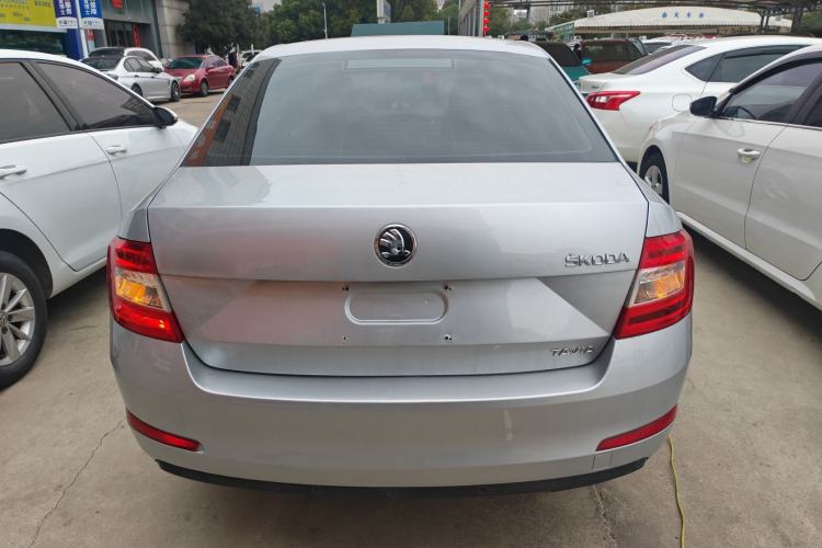 Used Skoda Octavia 2015 1.6L Automatic Yijie Edition Rear