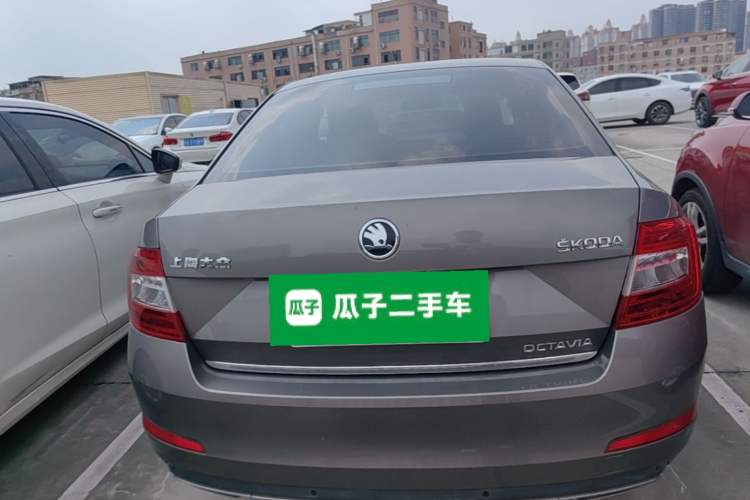 Used Skoda Octavia 2015 1.6L Automatic Yijun Edition Rear