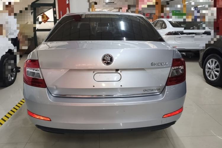 Used Skoda Octavia 2015 1.6L Automatic Yijun Edition Rear