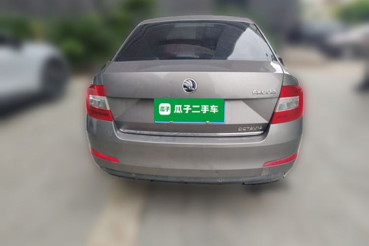 Used Skoda Octavia 2015 1.6L Manual Yijie Edition Rear