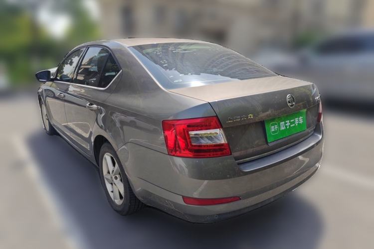 Used Skoda Octavia 2015 1.6L Automatic Yijun Edition Rear Left 45 Deg