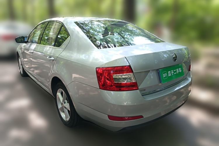 Used Skoda Octavia 2015 1.4TSI DSG Yijun Edition Rear Left 45 Deg