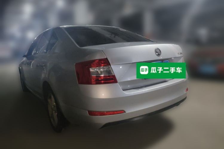 Used Skoda Octavia 2015 1.6L Automatic Yijie Edition Rear Left 45 Deg