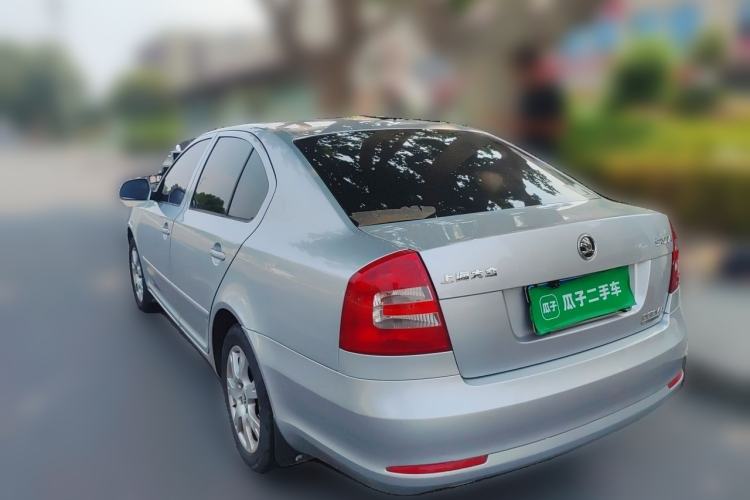 Used Skoda Octavia 2015 Classic Model 1.6L Manual Eado Version Rear Left 45 Deg