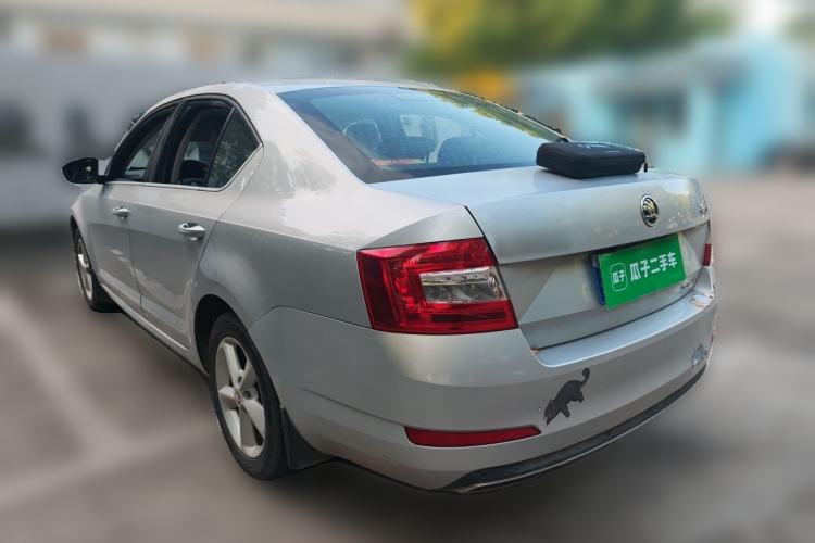 Used Skoda Octavia 2015 1.6L Automatic Yijie Edition Rear Left 45 Deg