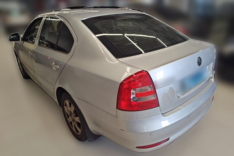 Used Skoda Octavia 2015 Classic Model 1.6L Manual Eado Version Rear Left 45 Deg
