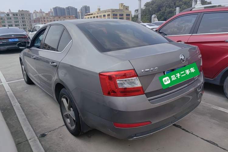 Used Skoda Octavia 2015 1.6L Automatic Yijun Edition Rear Left 45 Deg