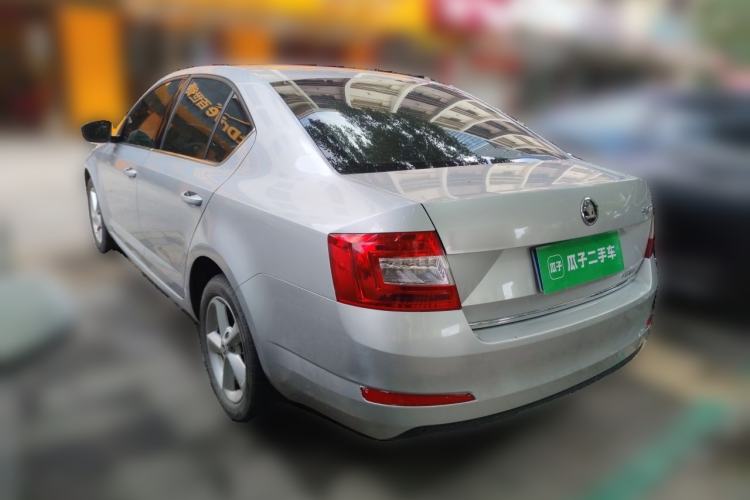 Used Skoda Octavia 2015 1.6L Automatic Yijun Edition Rear Left 45 Deg