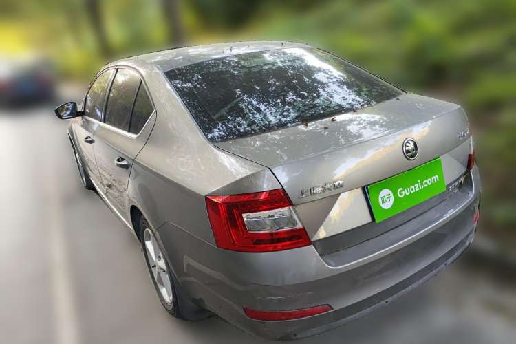 Used Skoda Octavia 2015 1.6L Automatic Yijie Edition Rear Left 45 Deg