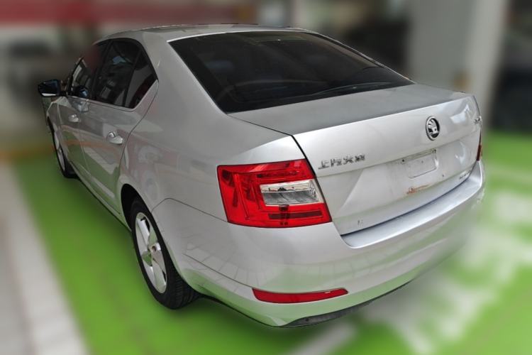 Used Skoda Octavia 2015 1.6L Automatic Yijie Edition Rear Left 45 Deg