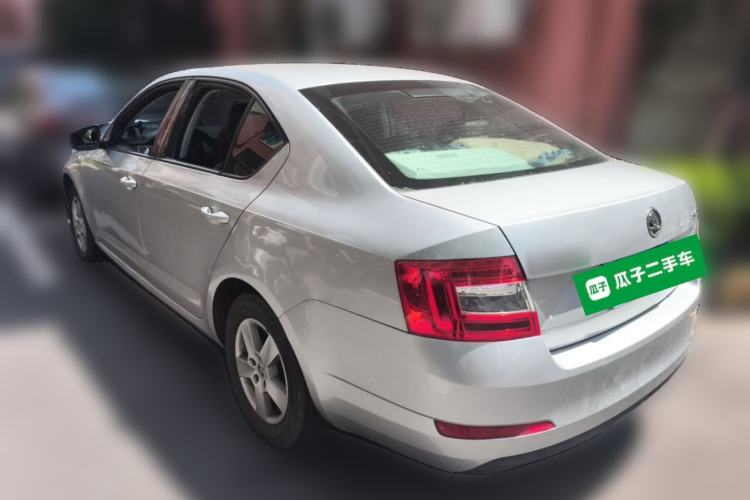 Used Skoda Octavia 2015 1.6L Manual Eado Edition Rear Left 45 Deg