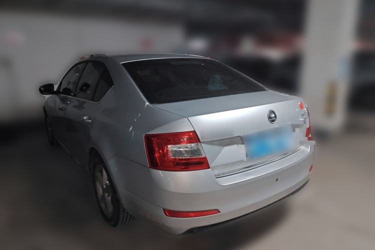 Used Skoda Octavia 2015 1.6L Automatic Yijun Edition Rear Left 45 Deg