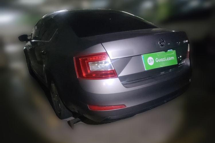 Used Skoda Octavia 2015 1.6L Manual Yijun Edition Rear Left 45 Deg