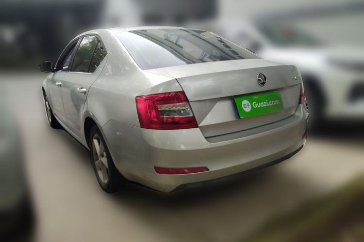 Used Skoda Octavia 2015 1.6L Manual Yijie Edition Rear Left 45 Deg